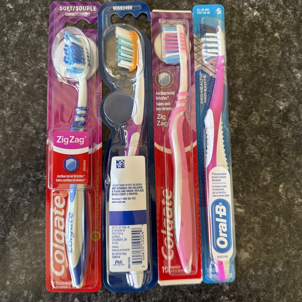 Assorted Toothbrush Pack 4 Brushes Soft Bristles Colgate Oral-B Dentist Brush